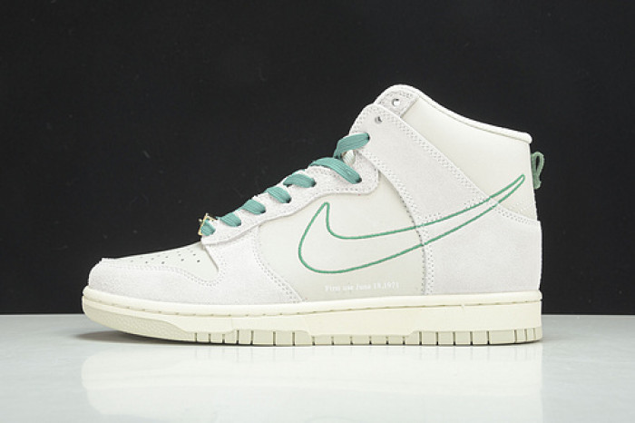 Nike Dunk High SE First Use Sail (GS) - DD0733-001