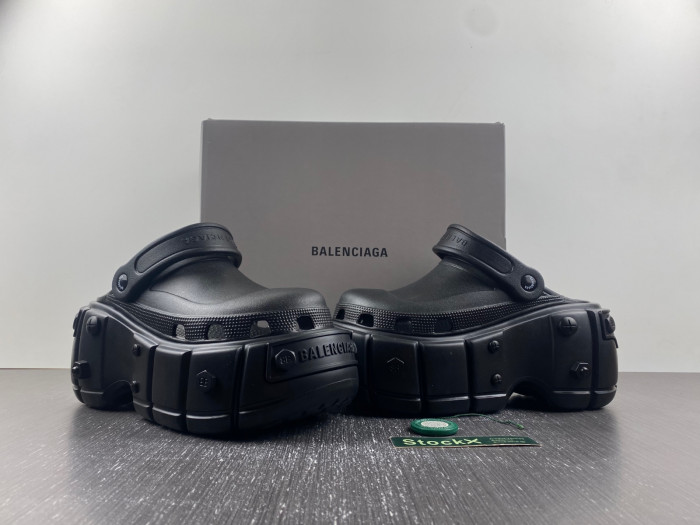 BLEN DESIGNER SLIPPERS