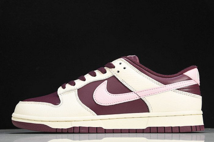 Nike Dunk Low Valentine