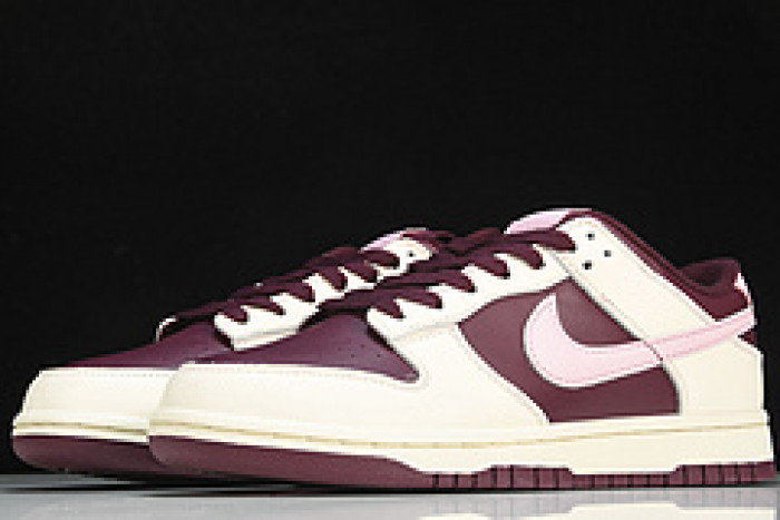 Nike Dunk Low Valentine