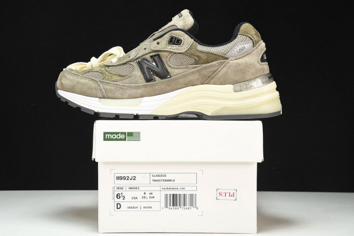 New Balance 992