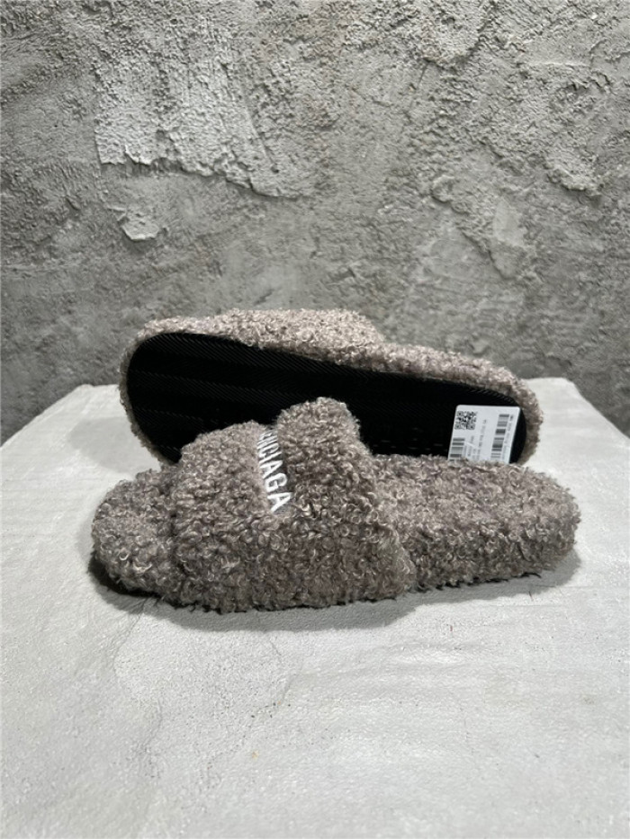 BLEN DESIGNER SLIPPERS