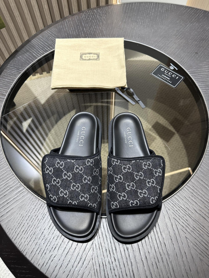 G DESIGNER SLIPPERS