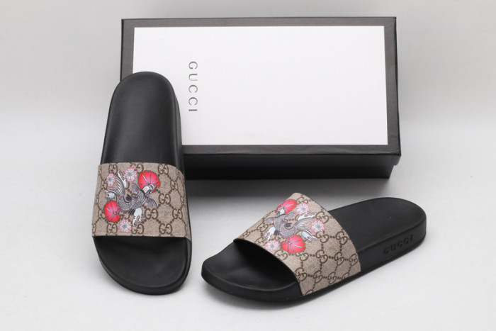 G DESIGNER SLIPPERS