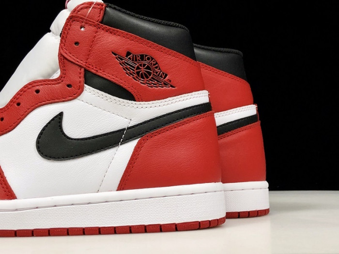 AIR JORDAN 1 RETRO HIGH OG "CHICAGO" 2015 555088-101
