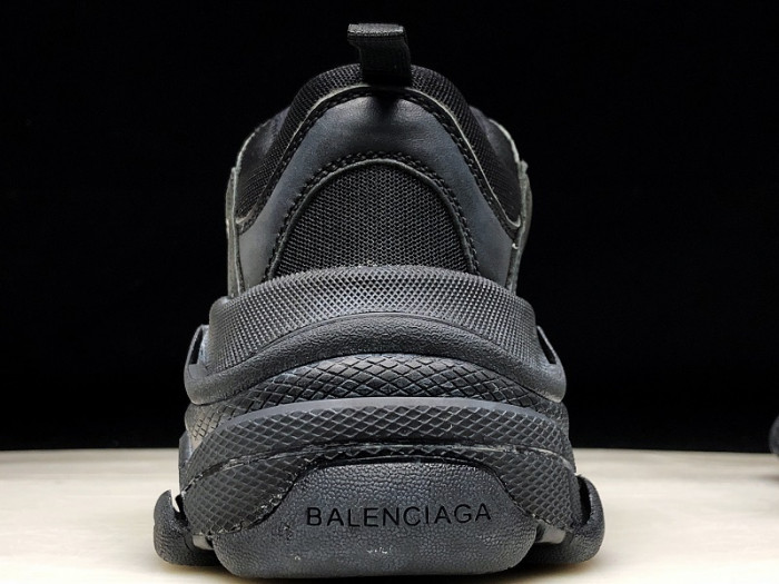 BLEN Triple S Triple Black (2018 Reissue) 51278 W0901 1000