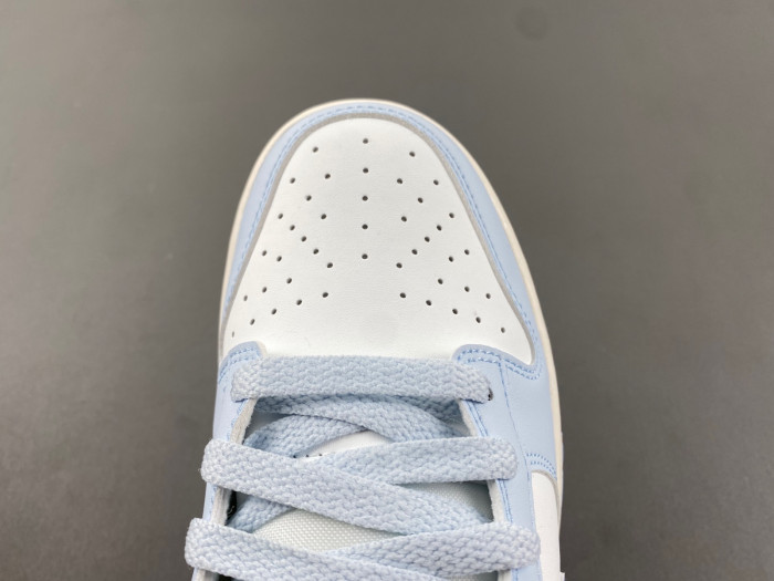 WMNS DUNK LOW NEXT NATURE 