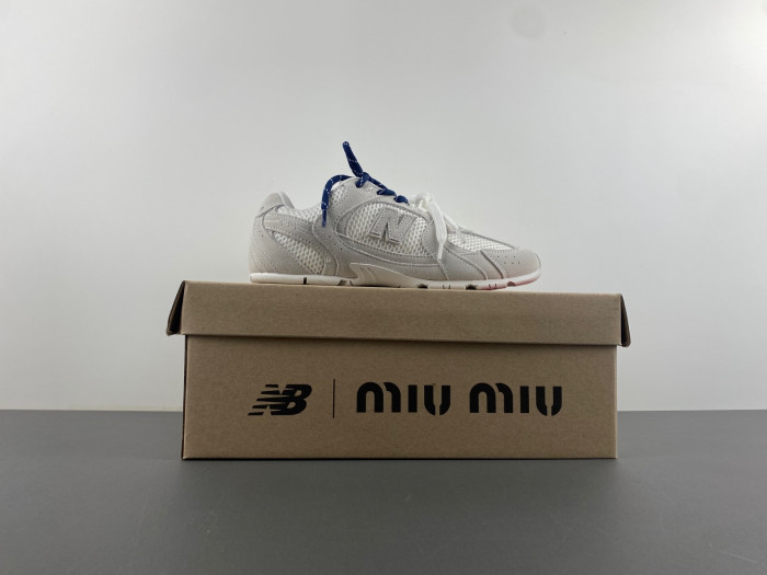 New Balance Miu