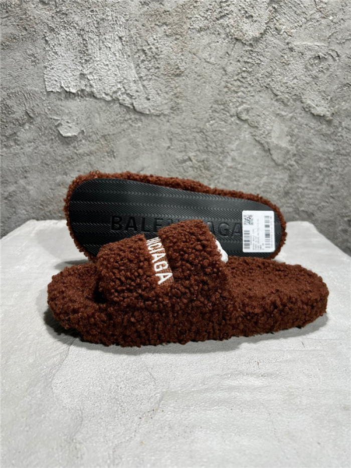 BLEN DESIGNER SLIPPERS