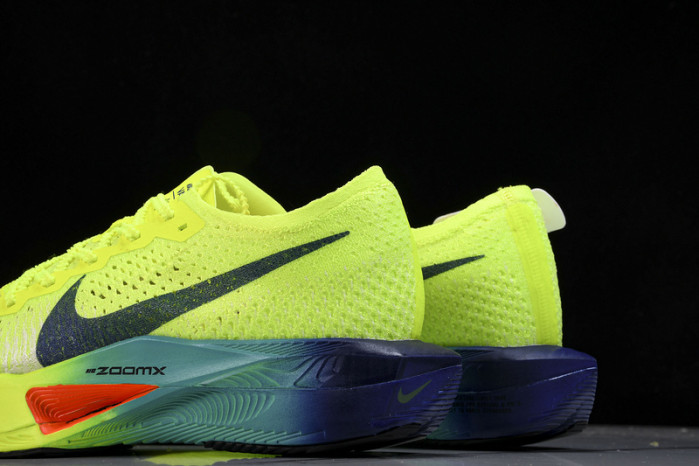 Nk ZoomX Vaporfly NEXT% 3 DV4129-700