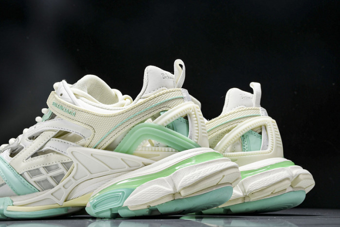 BLEN Track W3AE2 3911