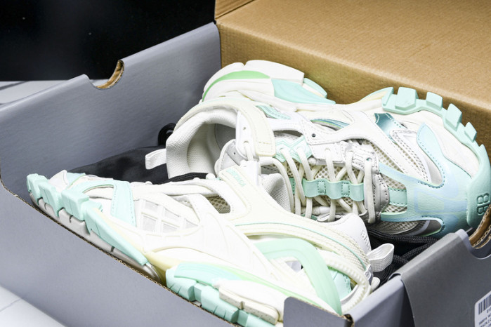 BLEN Track W3AE2 3911