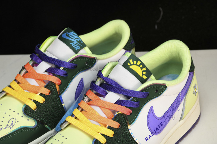 Air Jordan 1 Low OG“Doernbecher” FD9665-351