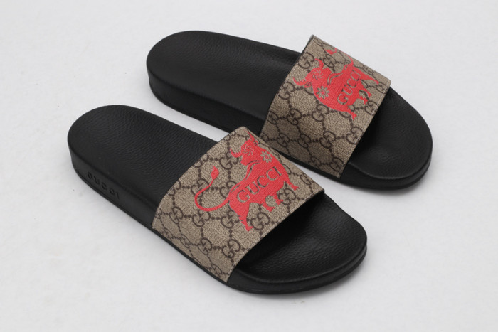 G DESIGNER SLIPPERS