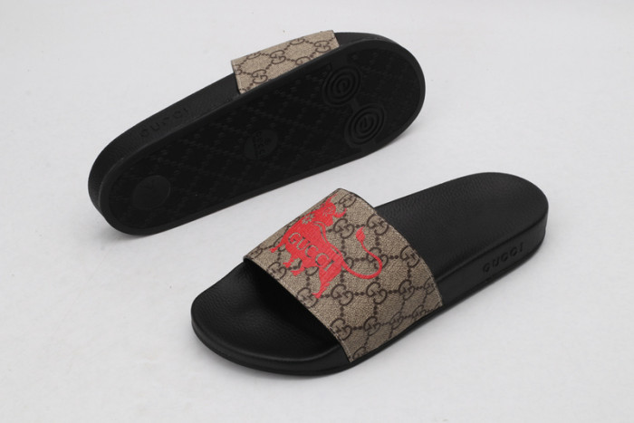 G DESIGNER SLIPPERS
