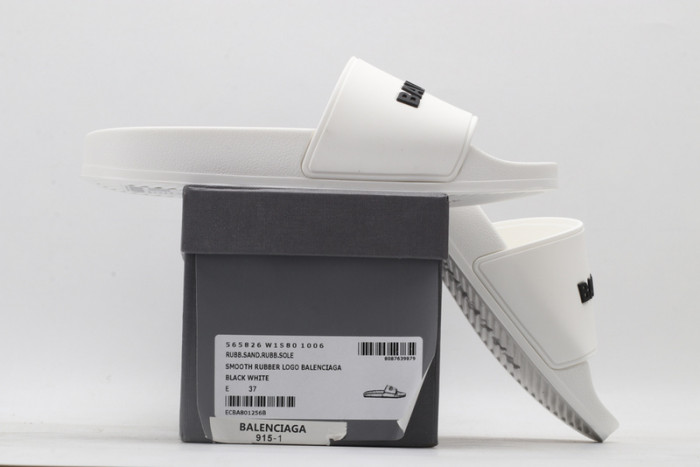 BLEN DESIGNER SLIPPERS