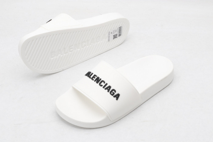 BLEN DESIGNER SLIPPERS