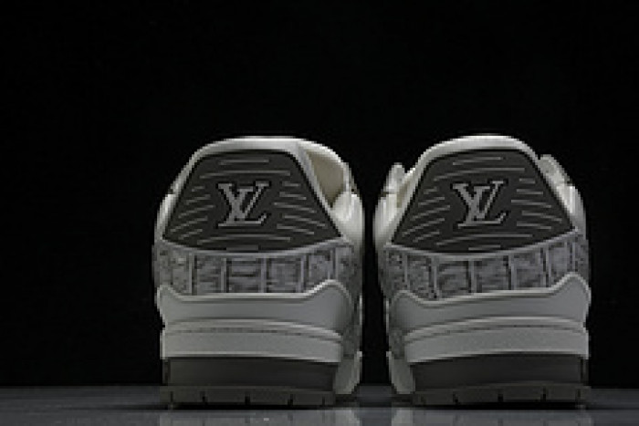 L&V SNEAKERS