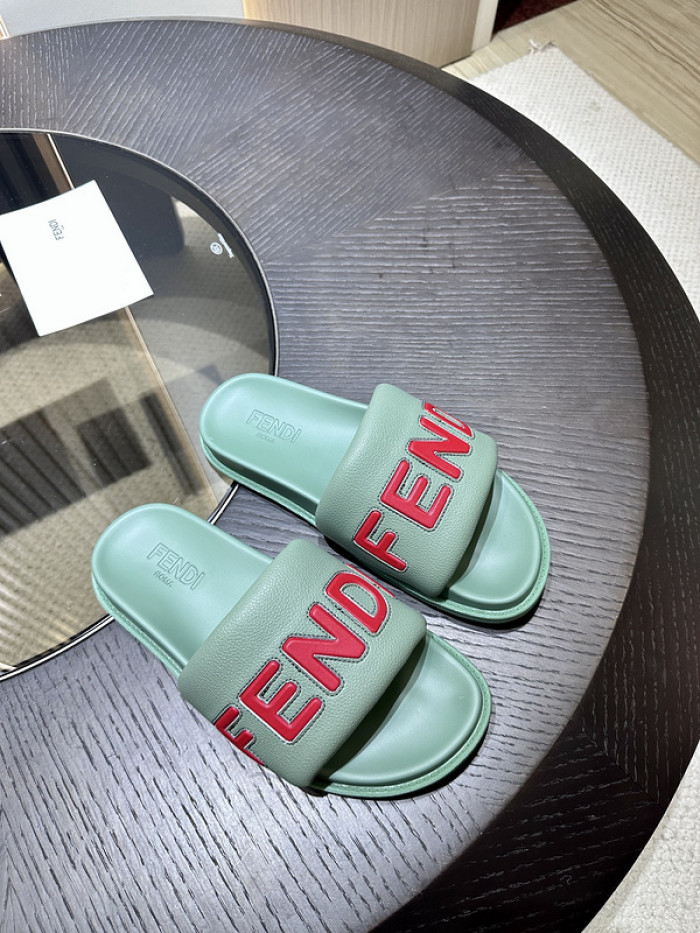 FEND1 SLIPPERS