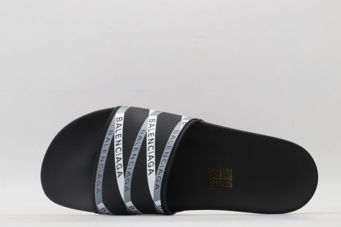 BLEN DESIGNER SLIPPERS