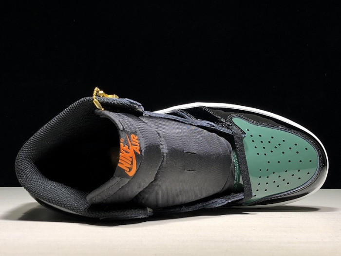 SOLEFLY X AIR JORDAN 1 HIGH “FRIENDS & FAMILY” AV3905-038