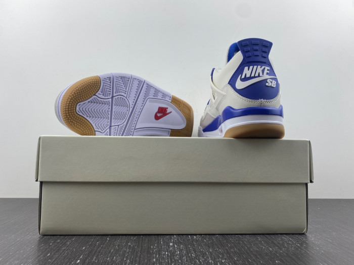 Nike SB x Air Jordan 4 Blue