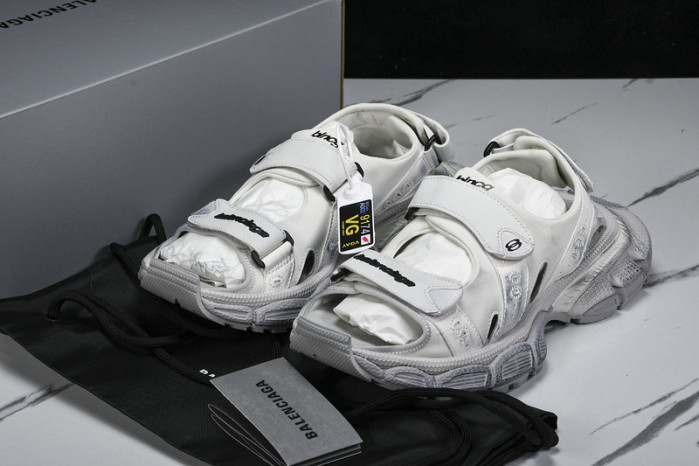 BLEN DESIGNER SLIPPERS