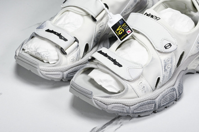 BLEN DESIGNER SLIPPERS