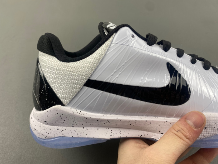 ZOOM KOBE 5 PROTRO