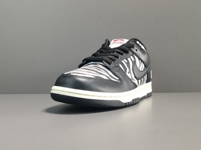 Quartersnacks x Nike SB Dunk Low Zebra DM3510-001