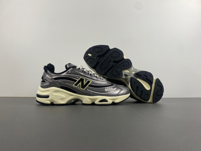 The New Balance 1000 “Silver Metallic” M1000SL.