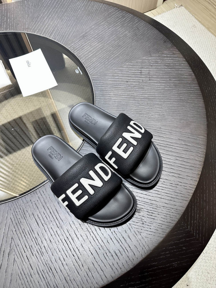 FEND1 SLIPPERS