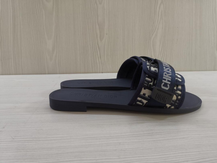 DO DESIGNER SLIPPERS