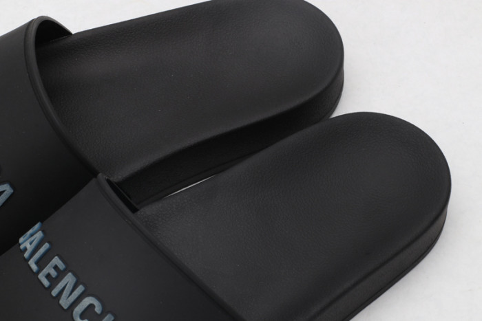 BLEN DESIGNER SLIPPERS