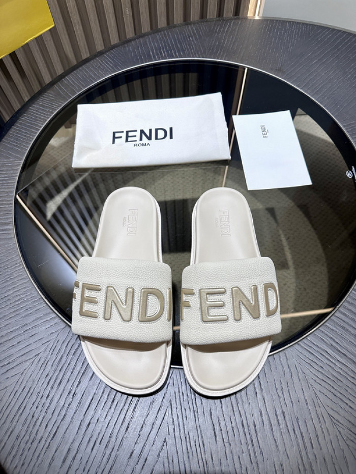FEND1 SLIPPERS