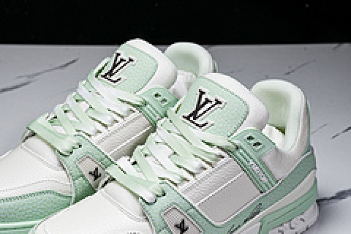 L&V SNEAKERS