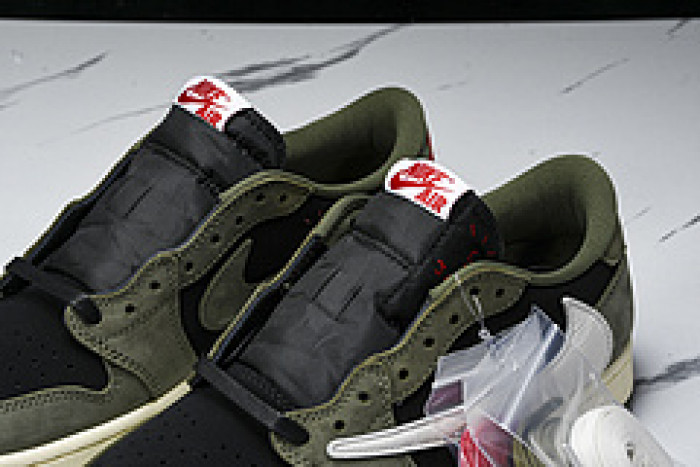 Travis Scott x Air Jordan 1 Low OG DM7866-002