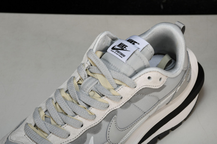 Sacai x Nk VaporWaffle 3.0 DD1875108