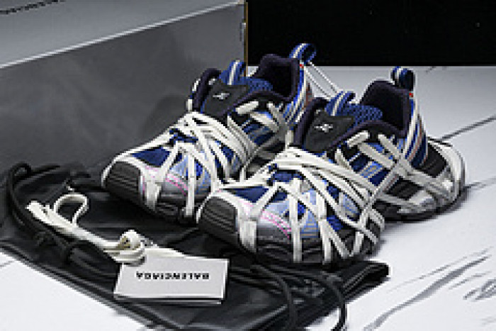 BLEN Phantom Sneaker 778698 W3XLL 0525