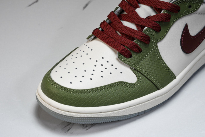 Air Jordan 1 Low OG“Year of the Dragon” FN3727-100