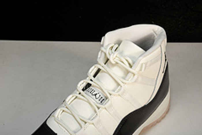 Air Jordan 11 Retro“Neapolitan” AR0715-101