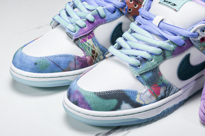 Futura Laboratories x Nike SB Dunk Low HF6061-400