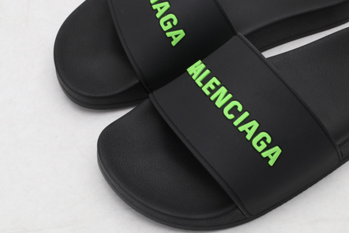 BLEN DESIGNER SLIPPERS