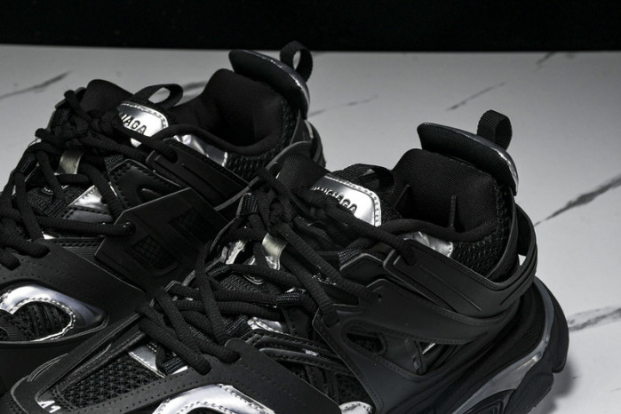 BLEN Track W2FSC 1081