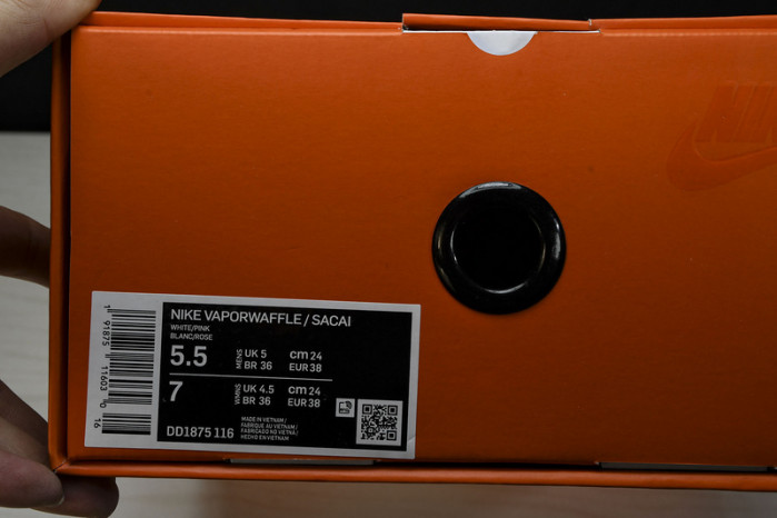 Sacai x Nk VaporWaffle 3.0 DD1875-116