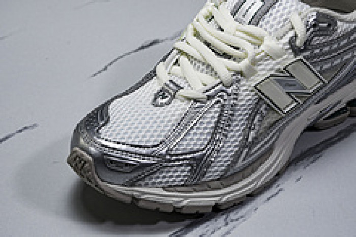 New Balance M1906REE