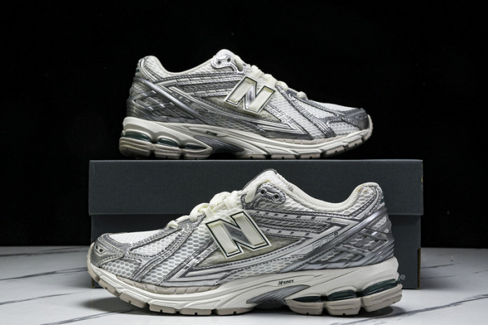 New Balance M1906REE