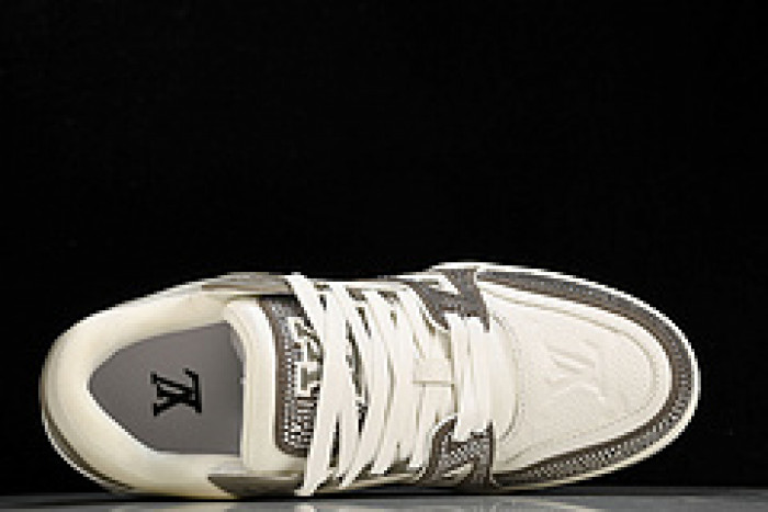 L&V SNEAKERS