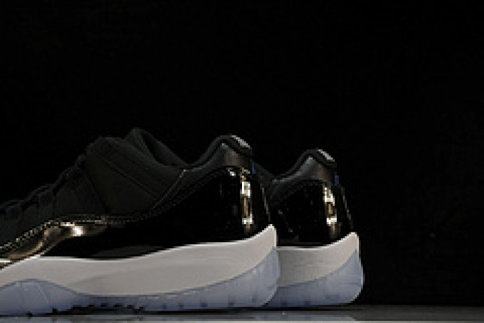 Air Jordan 11 Low "Space Jam" FV5104-004