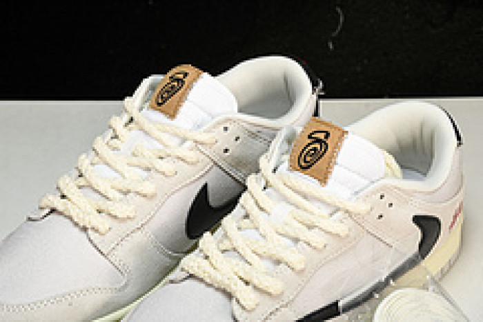 Stussy x Nk SB Dunk Low "Certified Fresh" DD9776-068